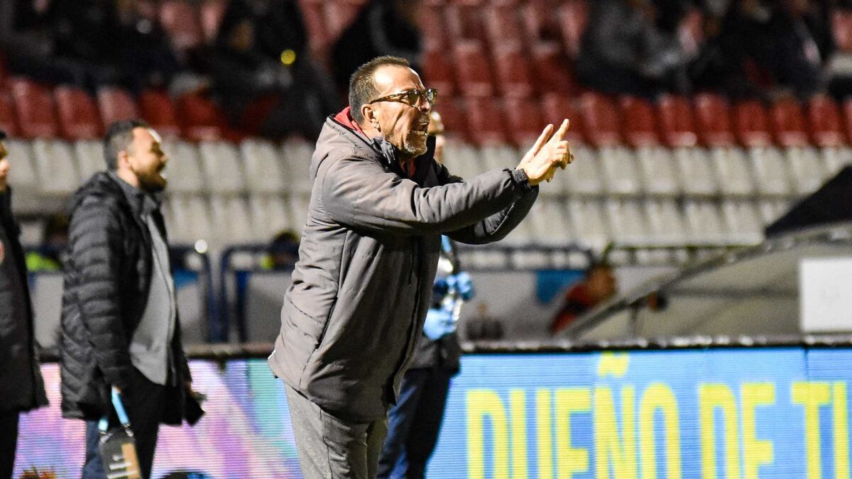 Hospitalizan al ‘Cheché' Hernández por problemas cardíacos