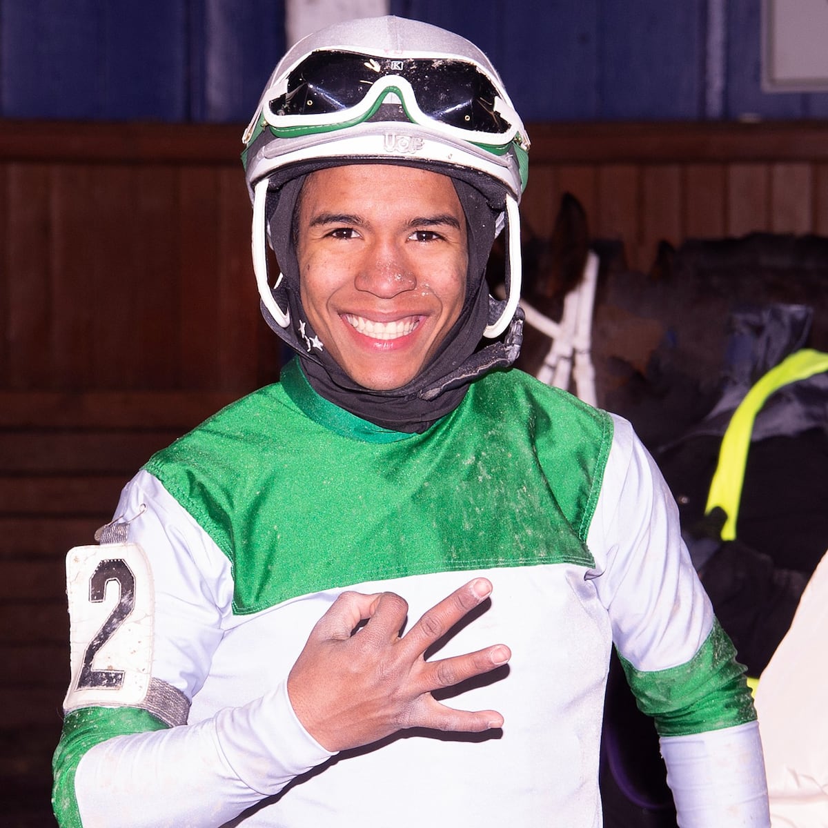 Yedsit Hazlewood arrasa en Laurel Park y firma temporada brutal