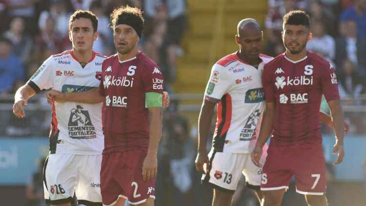 Alarmas. Se disparan los casos en Costa Rica. Machado deberá esperar para jugar la final