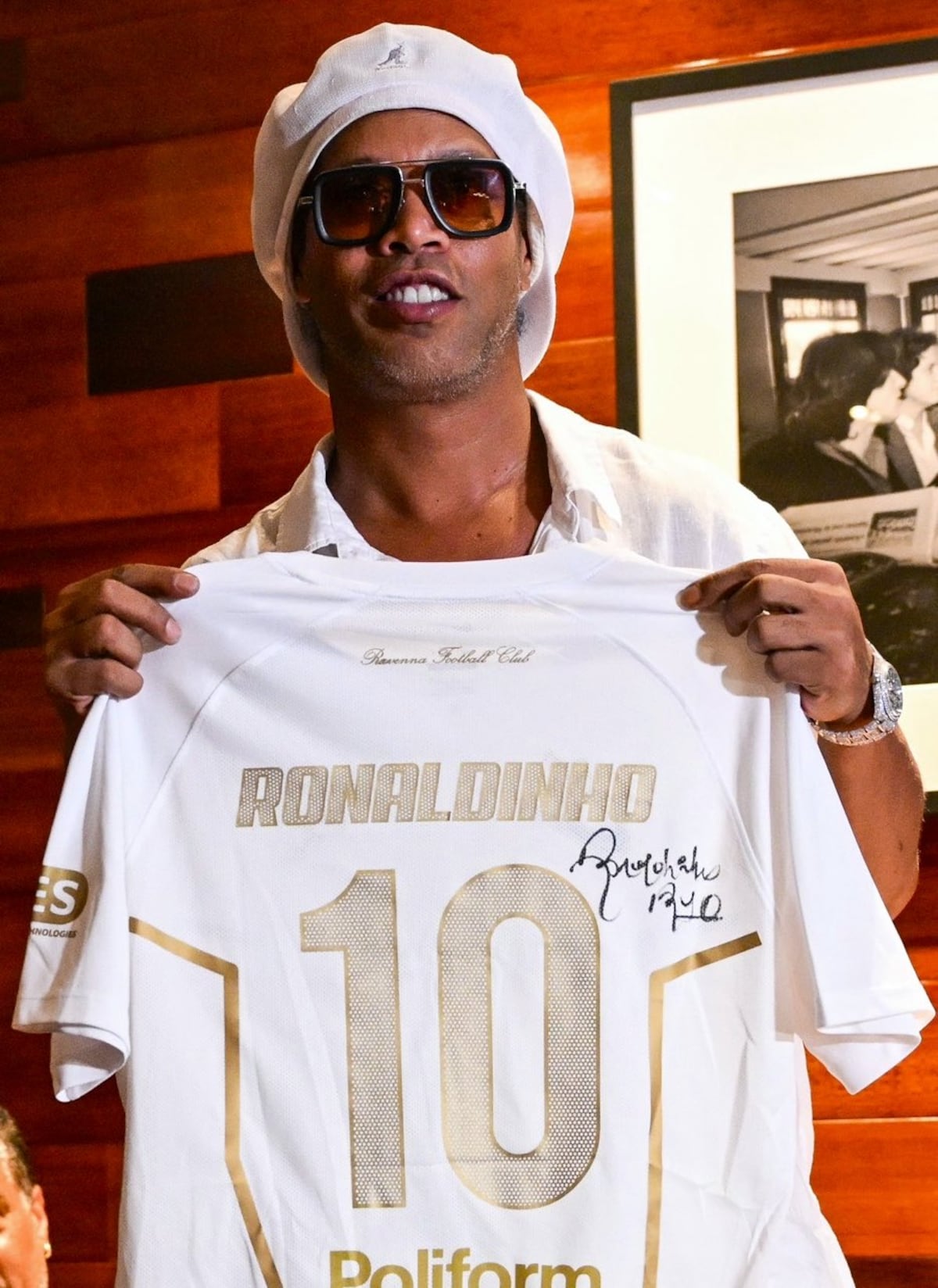 Ronaldinho vuelve al fútbol a sus 46 años