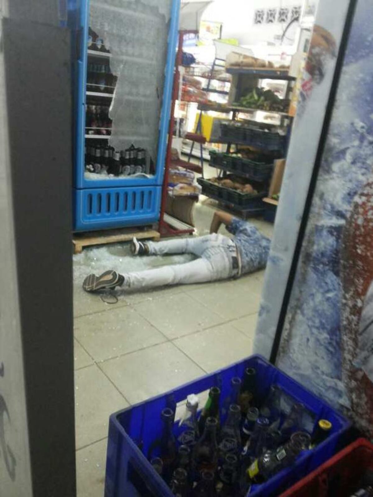 FUERON A ROBAR AL CHINO Y... Lo que recibieron fue balas. Video