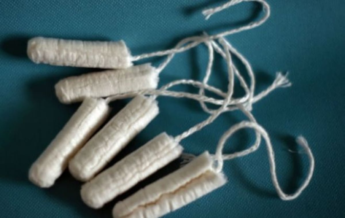 Llevar el tampón más de 8 horas puede causar un choque tóxico