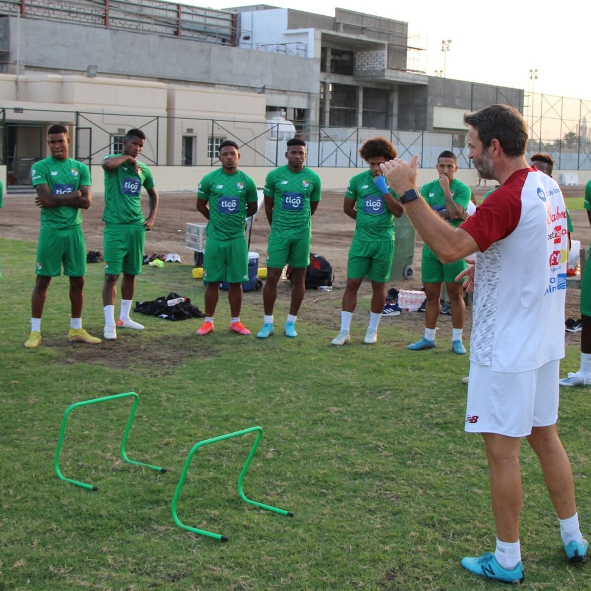 Panamá ya entrenó en Baréin con equipo casi completo