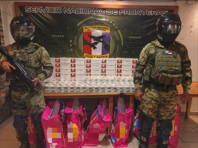 Se perdieron en la maleza: intentaron escapar y soltaron casi 70 mil cigarrillos de contrabando + VÍDEO