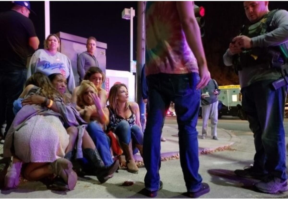 Probable atentado. Tiroteo en bar de los Estados Unidos deja 12 muertos