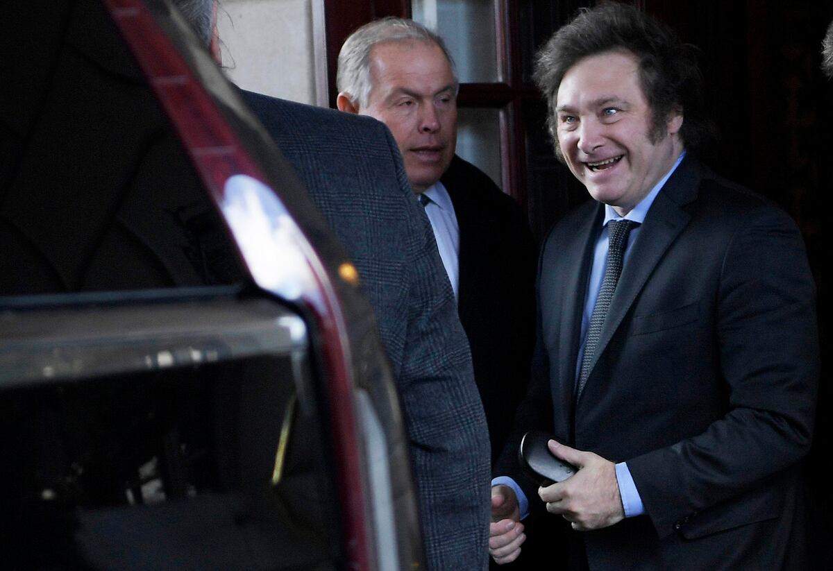 -50%. Presidente Milei reduce de 18 a 9 ministerios en Argentina