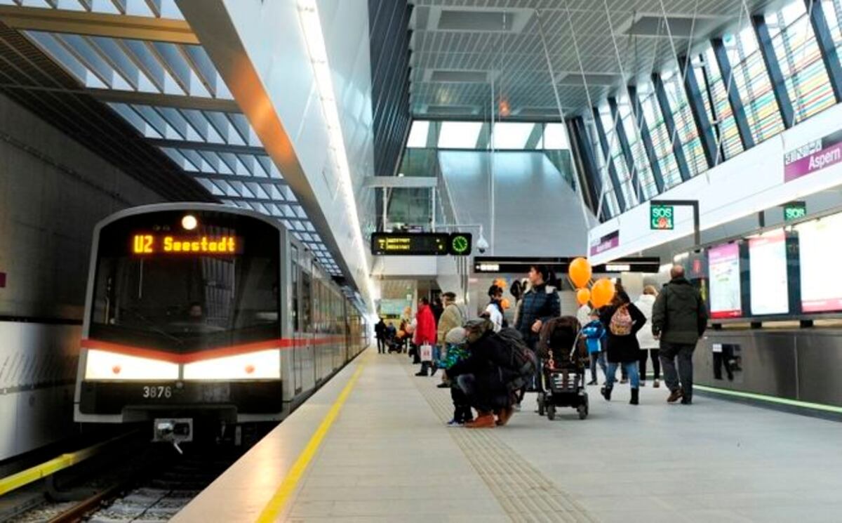 El metro de Viena reparte desodorantes a sus usuarios para evitar el mal olor
