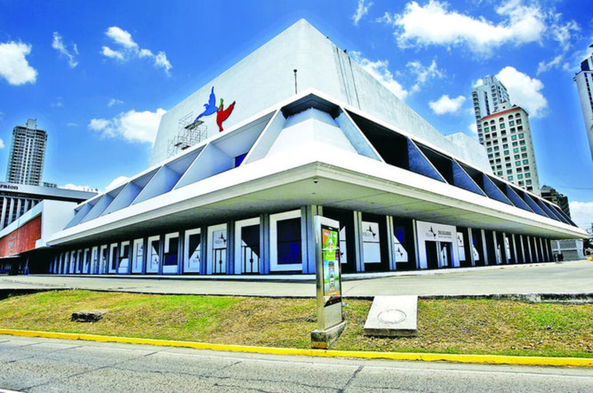 Riesgo en Atlapa: cancelan evento por seguridad tras desplome de parte del cielo raso