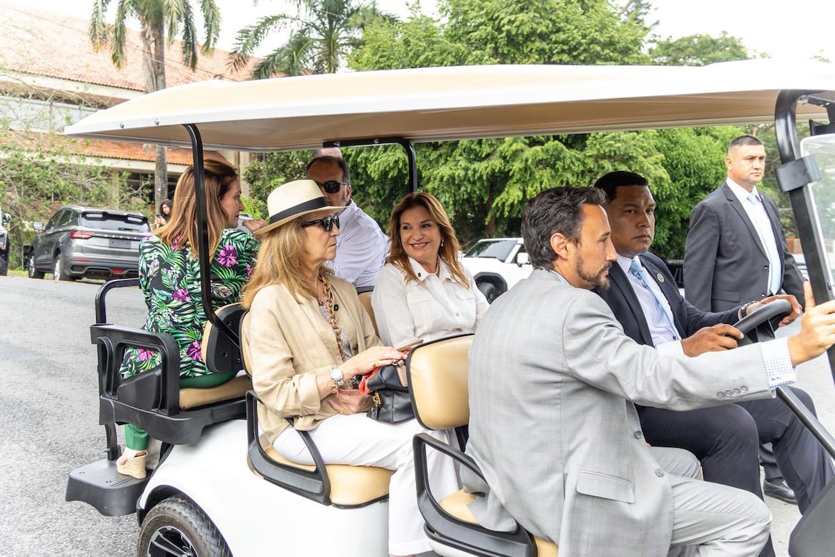La infanta Elena de Borbón sorprendió con recorrido en el Parque Omar y otros proyectos sociales