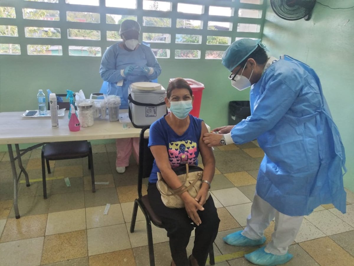 Existen 127 centro de vacunación contra la covid-19 en Panamá