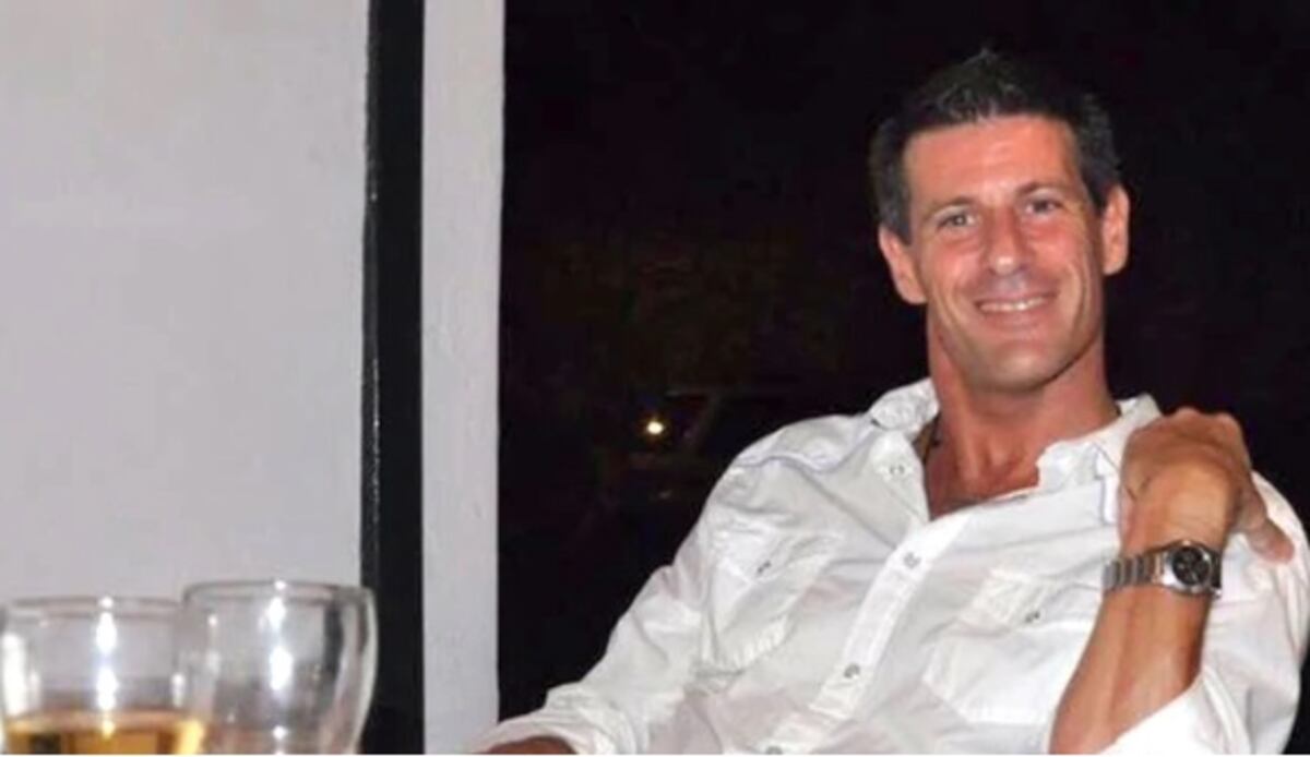 Detienen a oftalmólogo acusado de abusar de sus propios hijos