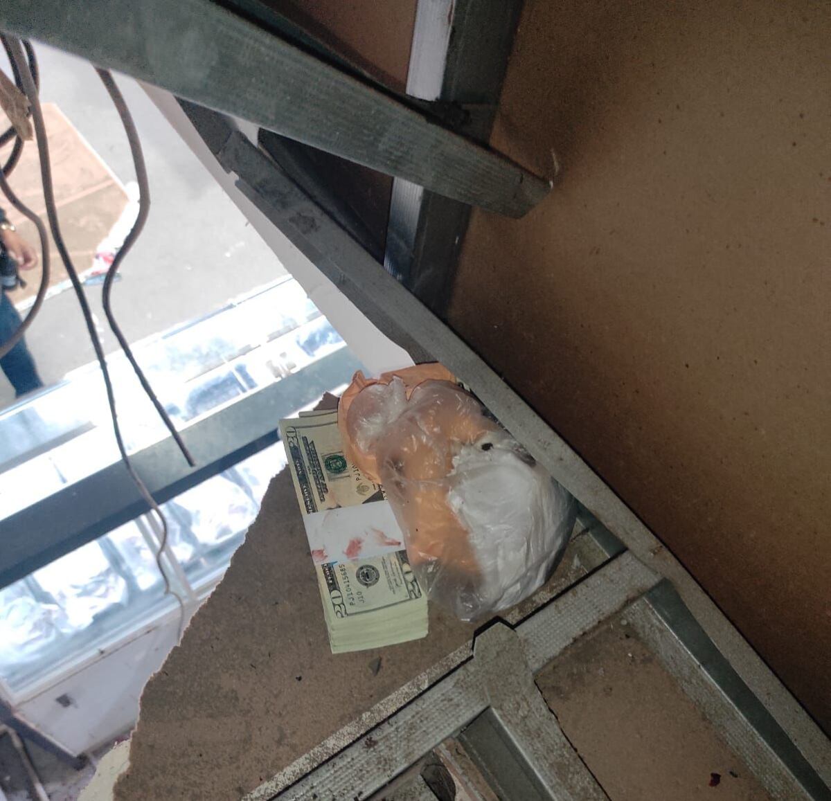 Unidades de la Policía Nacional frustran robo a mano armada en supermercado de Sabanitas, Colón