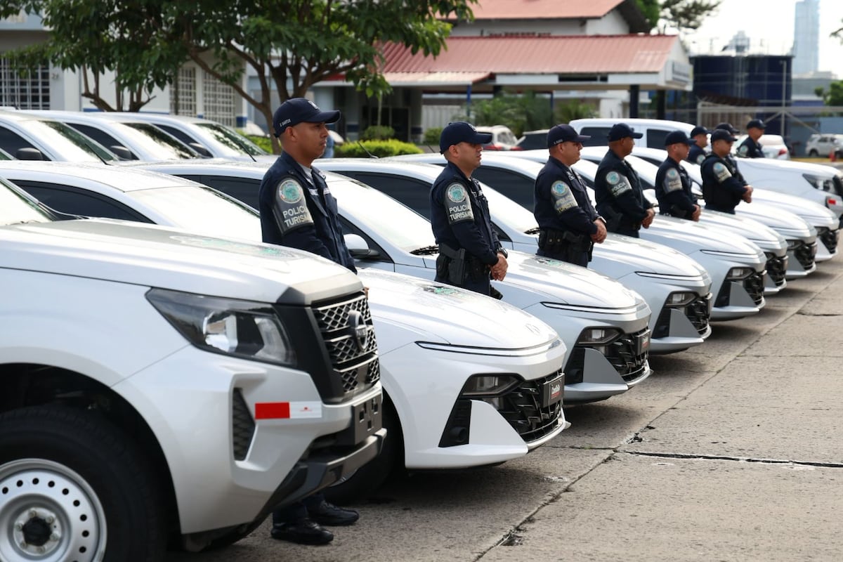 Autoridad de Turismo entrega flota vehicular para mejorar vigilancia en áreas turísticas