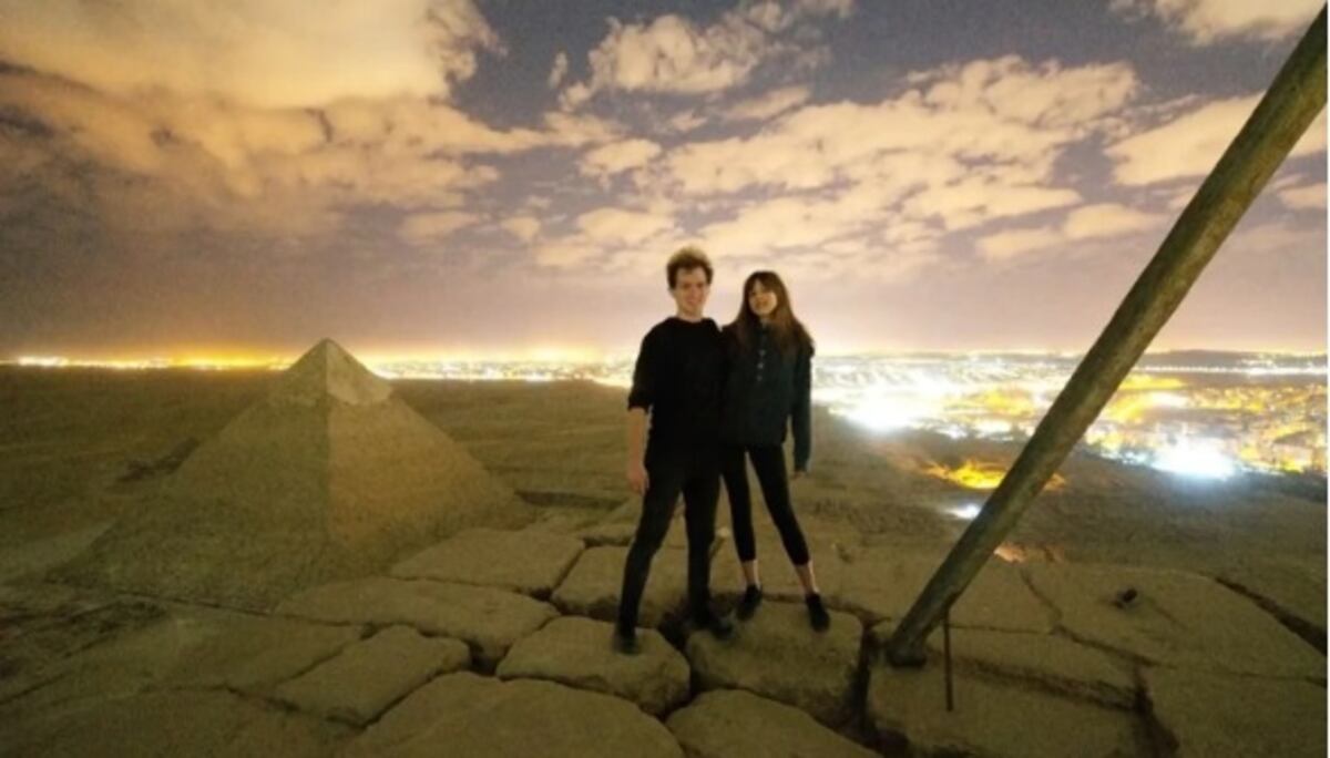 Piden se investigue caso de pareja teniendo relaciones en pirámide  de Guiza