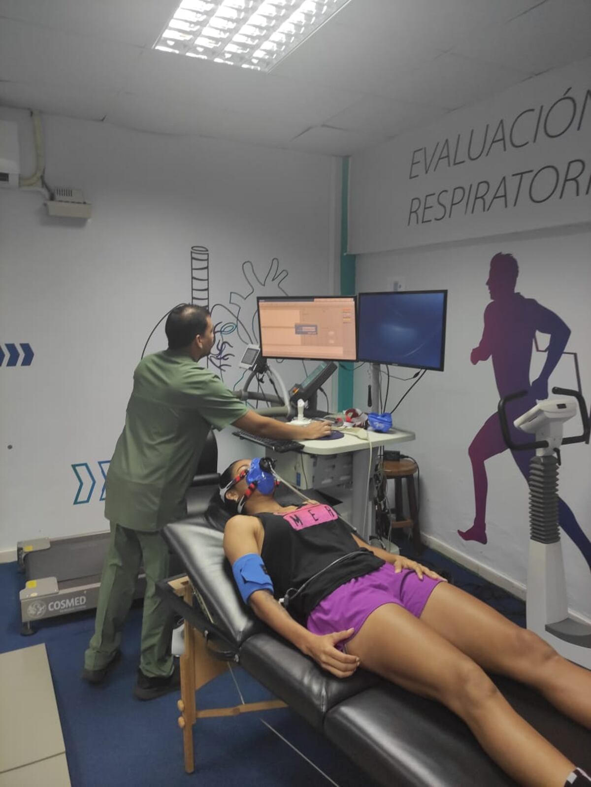 Chicas de la sele con miras al mundial se enfrentan a prueba de esfuerzo y chequeo de salud física. Exclusiva 