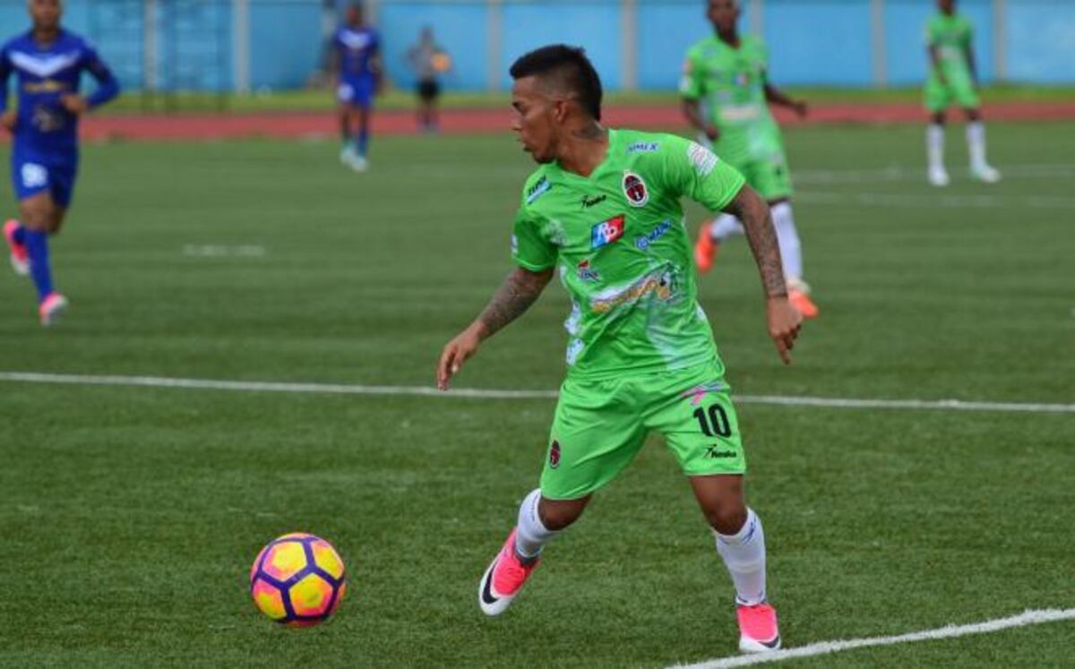 Por robo de celular.Condena de 8 años de prisión para exfutbolista y acompañante