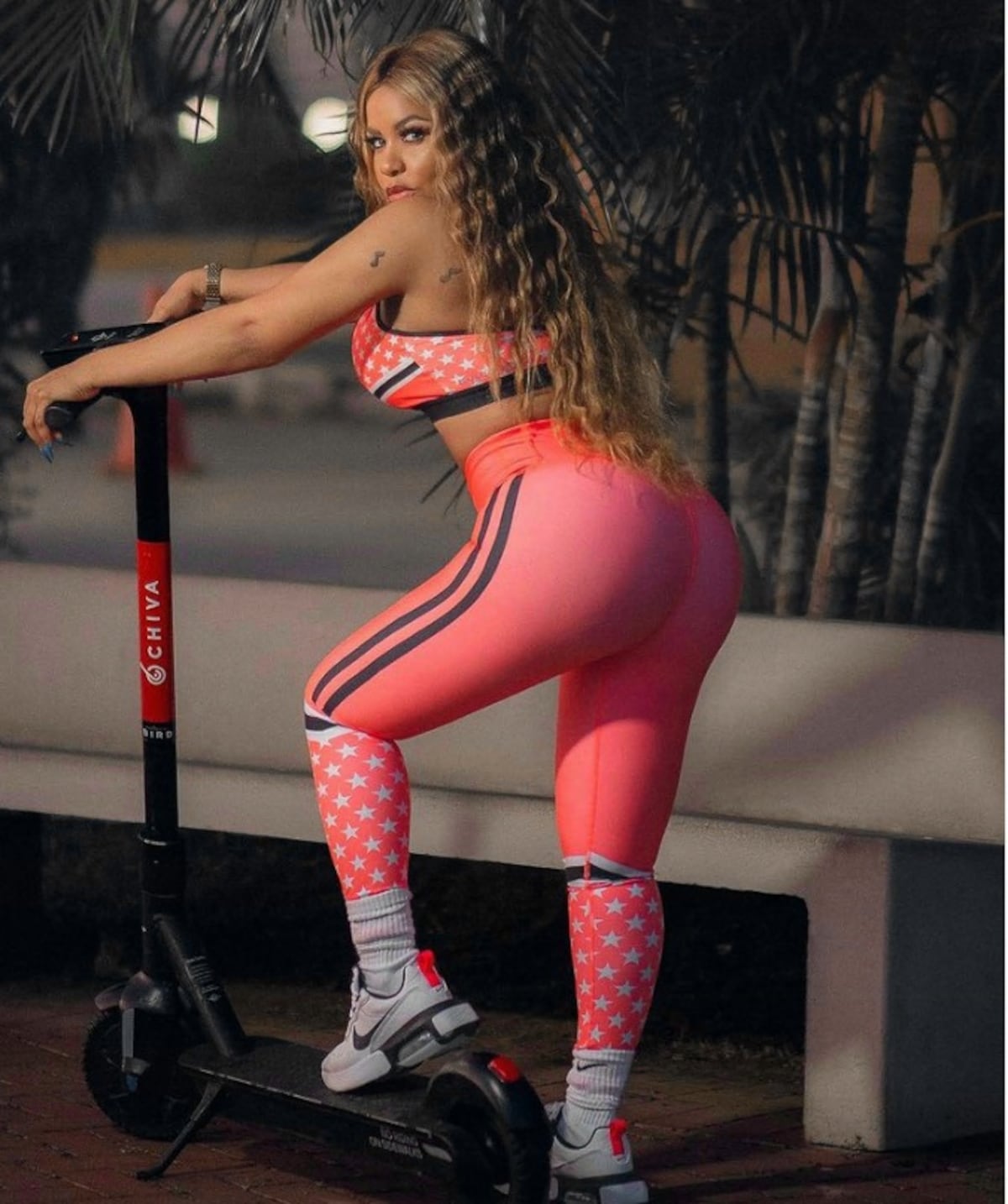 Por liso y atrevido. Demphra piensa que Anuel y su novia tienen déficit de atención