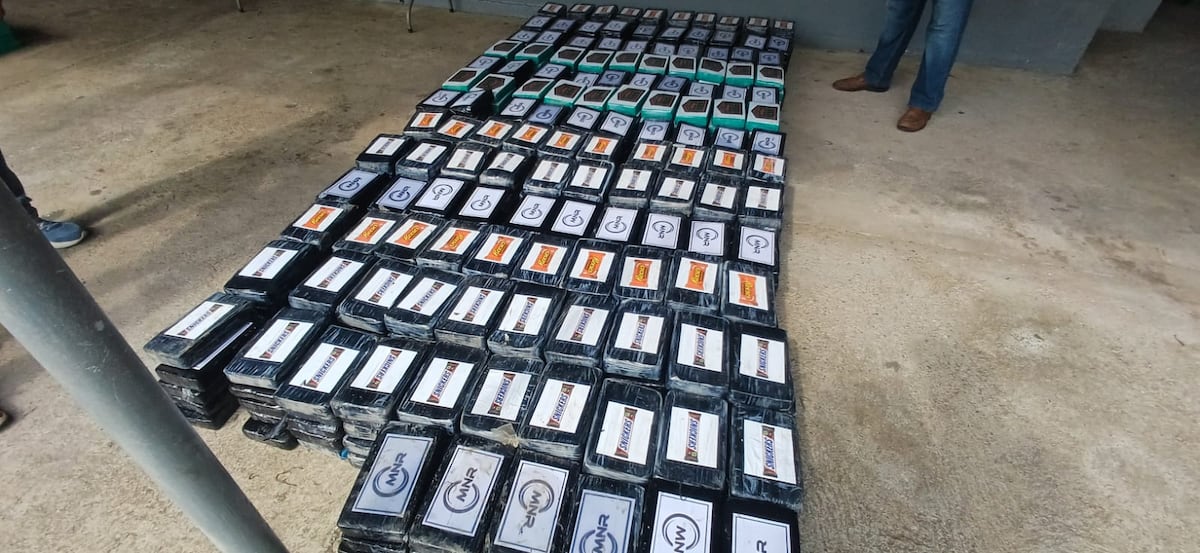 Policía Nacional y Aeronaval decomisan más de 2 toneladas de droga en 48 horas en múltiples operativos en Panamá