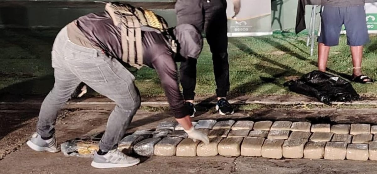 SENAFRONT corta ruta de presunta marihuana en aguas de Jaqué