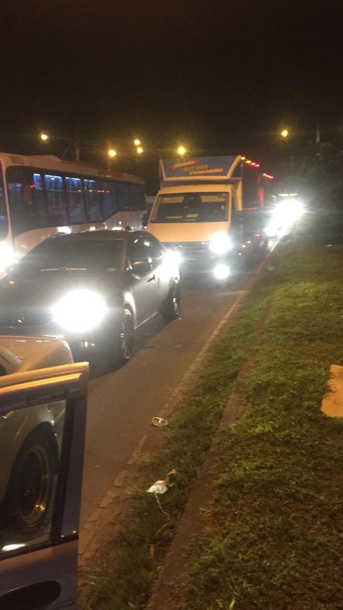 Moto atropella a tres personas en vía Tocumen