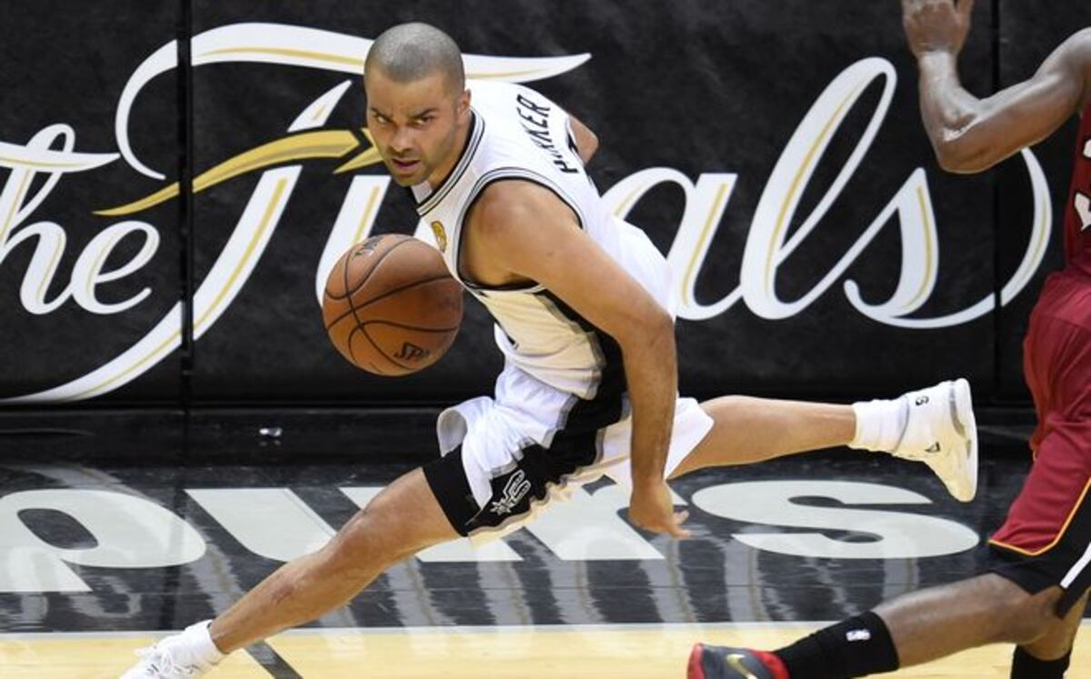 Parker deja a los Spurs tras 17 temporadas