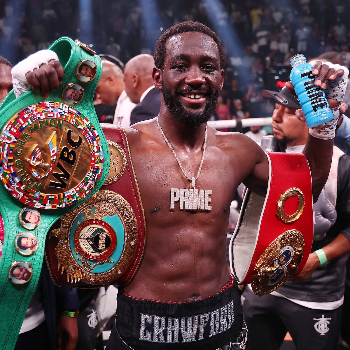 Canelo pierde sus fajas y Crawford suelta un título: así queda el panorama del boxeo