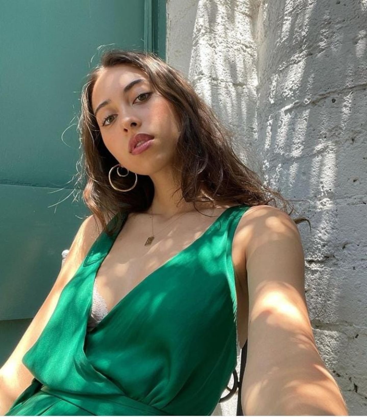 Una musa moderna, encantadora y clásica. Sofía Valdés, la artista panameña firmada por Warner Records