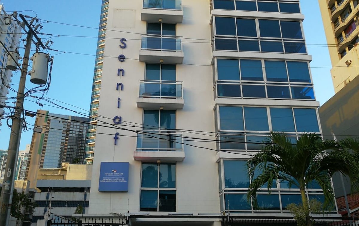 Senniaf cita a padres por exponer a su hijo en TikTok con fines económicos