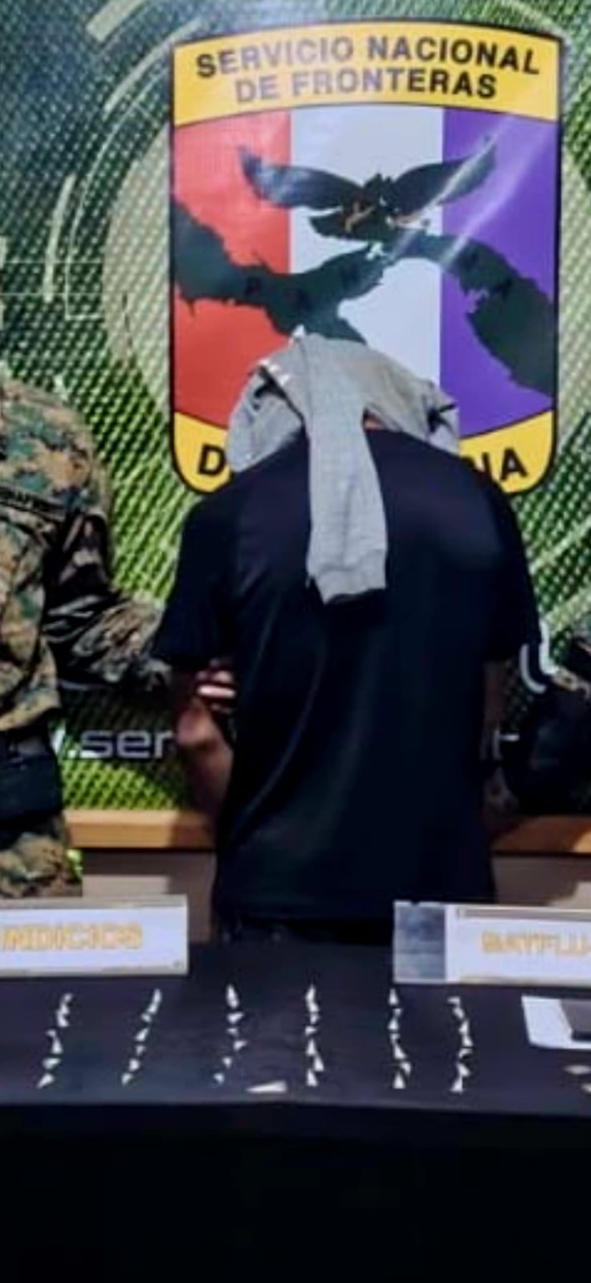 Lo vieron sospechoso en Garachiné y terminó aprehendido con con polvo blanco