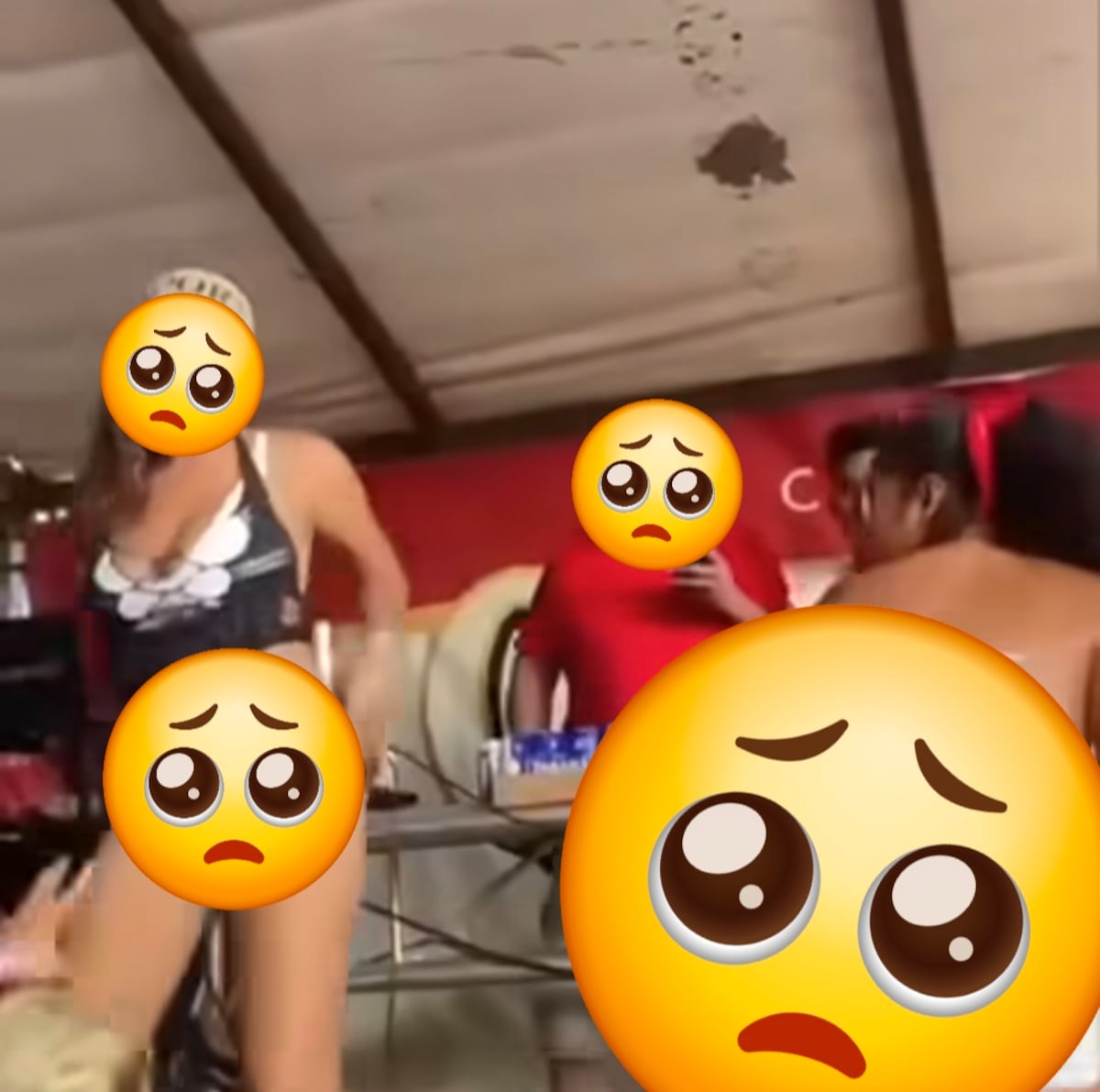 Ponchera en tarima: mujeres bailaron por una caja de cerveza en Caimitillo y desataron indignación