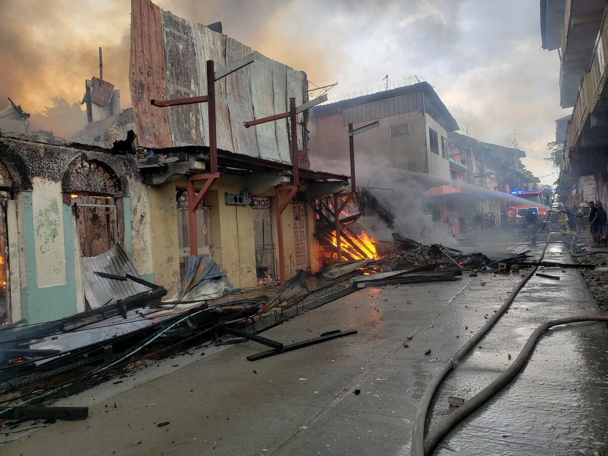 Infierno calle 14, El Chorrillo, la candela se lleva 5 inmuebles