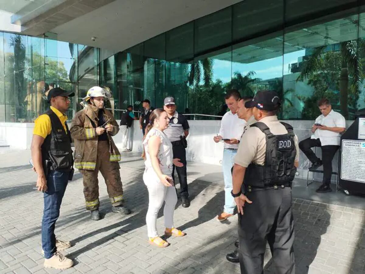 Investigan correos electrónicos a colegios con supuesta amenaza de bomba