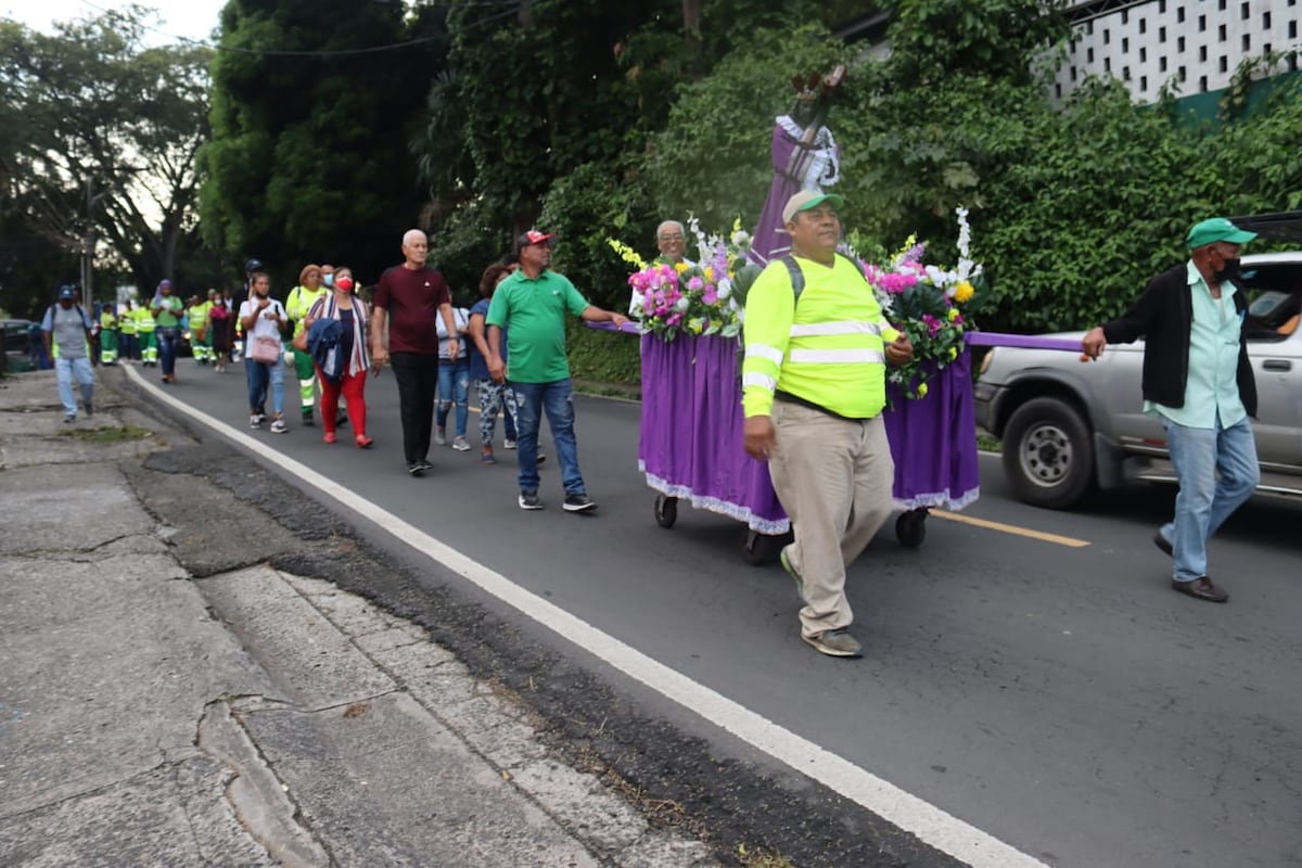 Trabajadores de la Autoridad de Aseo rindieron honor al Cristo Negro de Portobelo