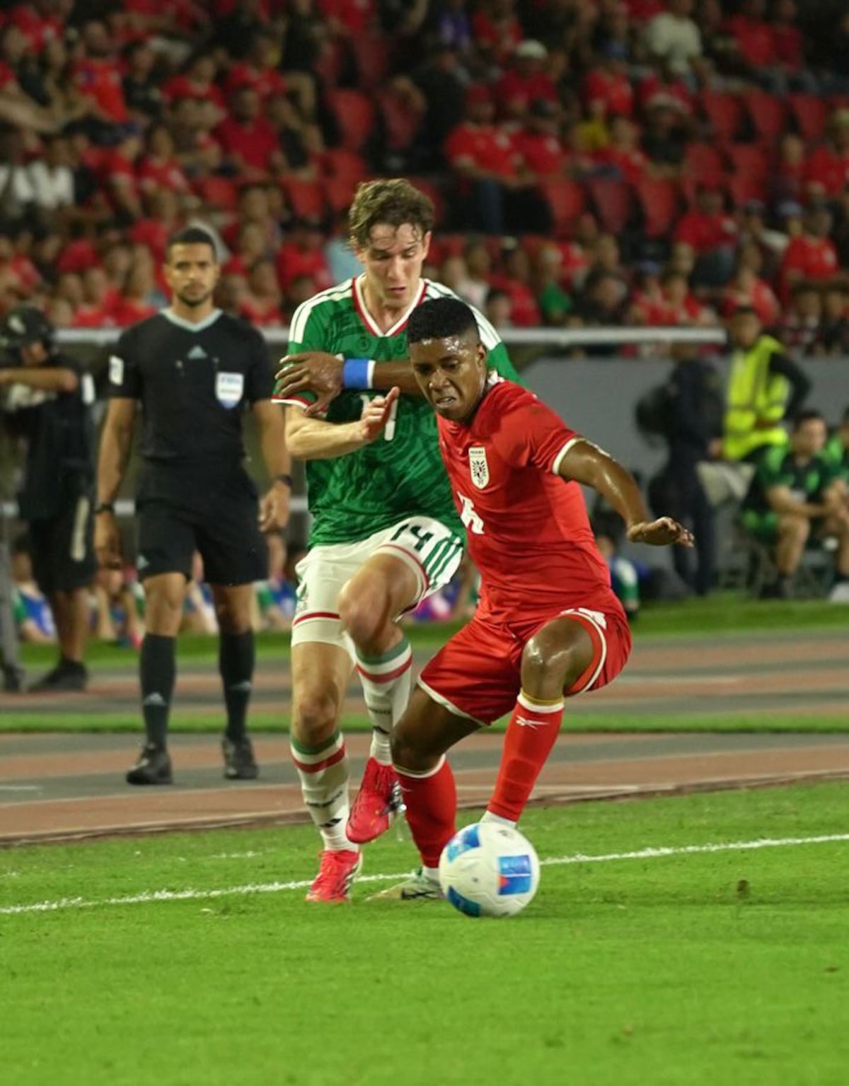 Christiansen aplaude a la LPF y ve madurez en el torneo local