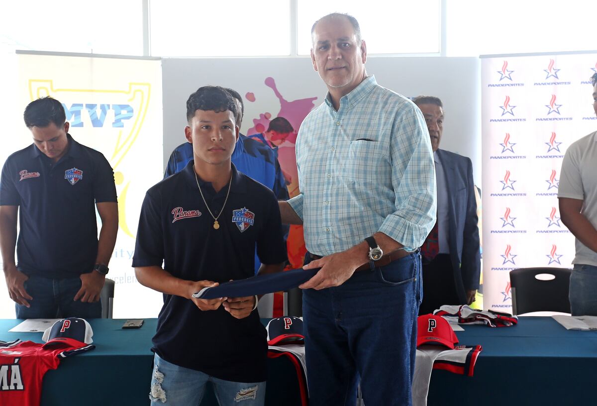 Dimas Ponce revela el equipo titular que debutará en el Mundial U18