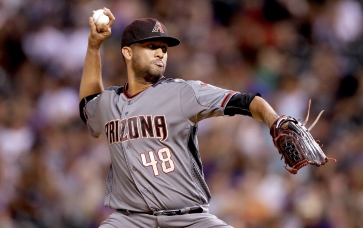 Randall Delgado consigue jugoso aumento salarial