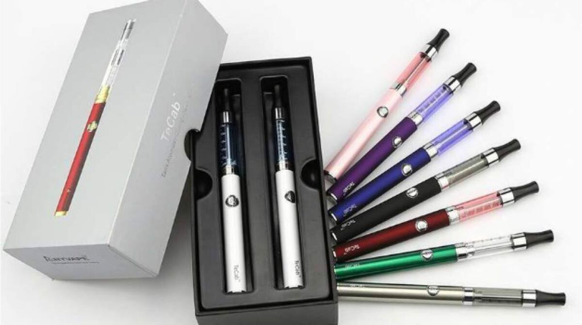 Autoridades estadounidenses estudian sacar del mercado cigarros electrónicos