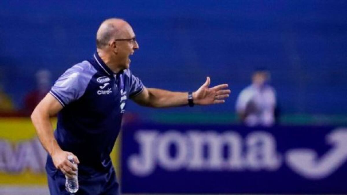 Coito separado de la selección de Honduras luego de la derrota ante Jamaica