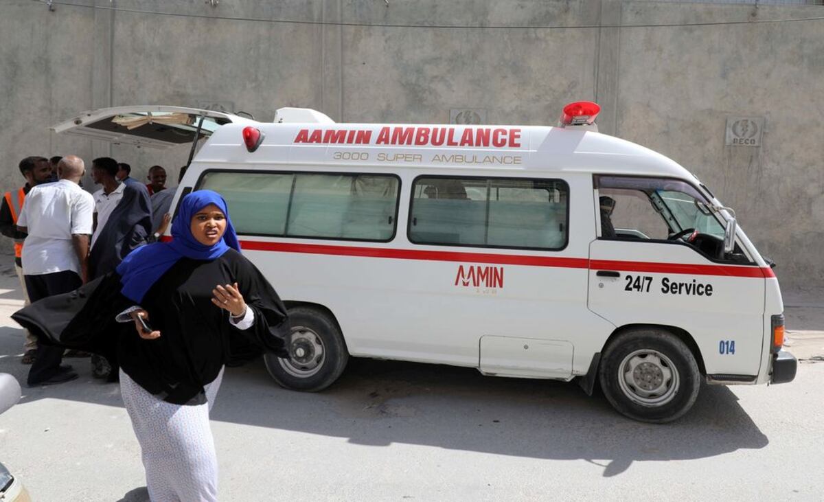Coche bomba explota en Somalia y deja al menos 16 muertos