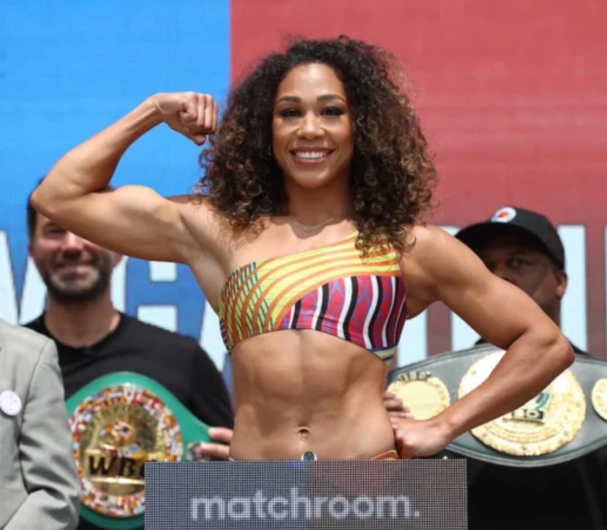 ¡Explosiva! Alycia “The Bomb” Baumgardner defiende su reinado en histórico evento de boxeo femenino