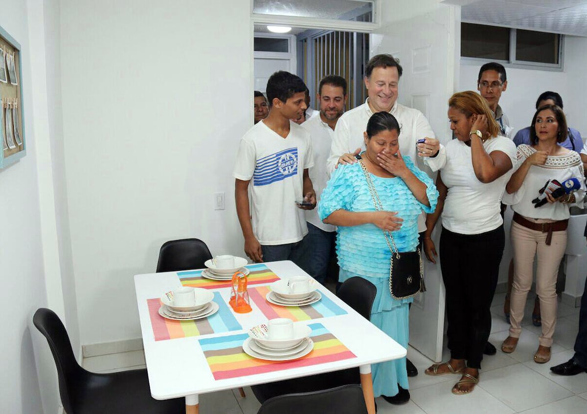 Gobierno remplaza vieja barraca de madera y zinc por tres edificios nuevos 