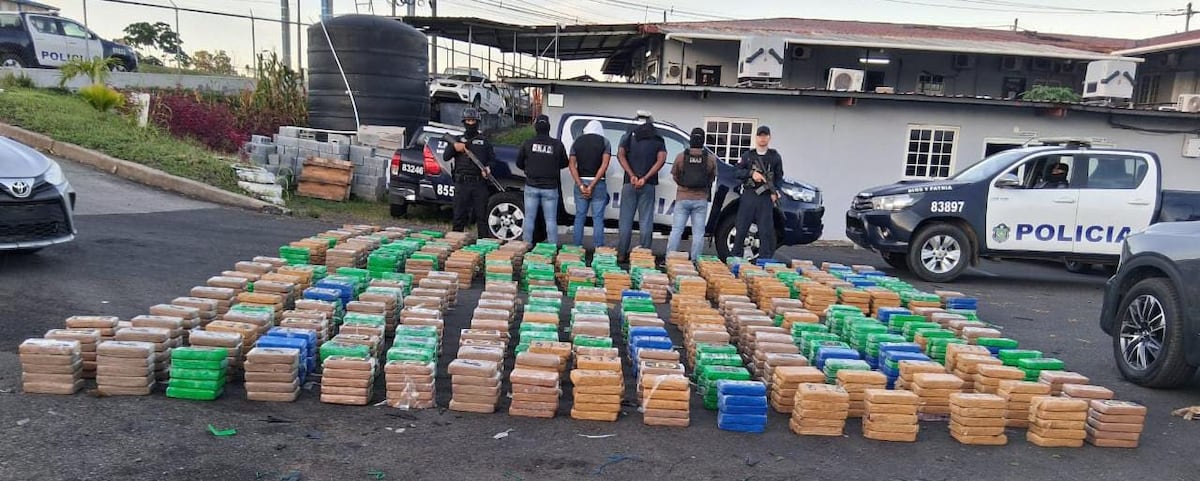 Intensa persecución deja 1,629 paquetes de presunta droga incautados y dos capturados