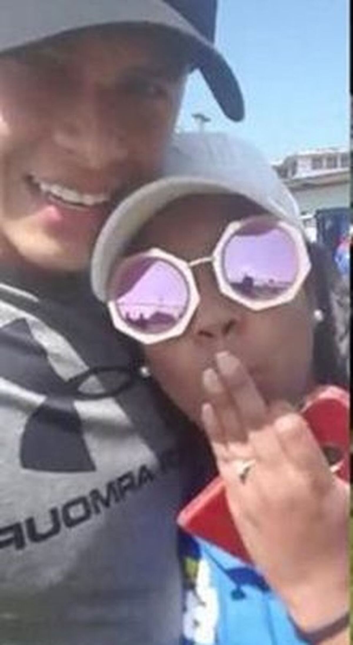 ¡OH MY GOD! Polo Polo reaparece abrazado con su mujer. No ha pasado nada