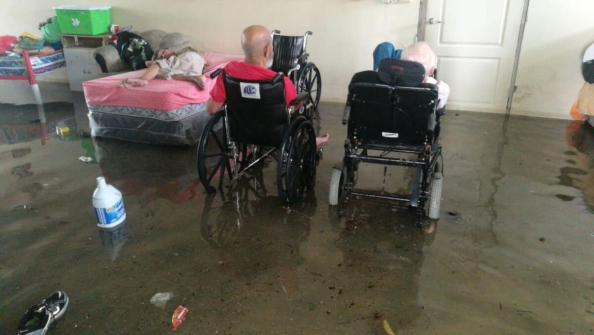 Asilo en Bocas del Toro tiene que ser desalojado por inundación