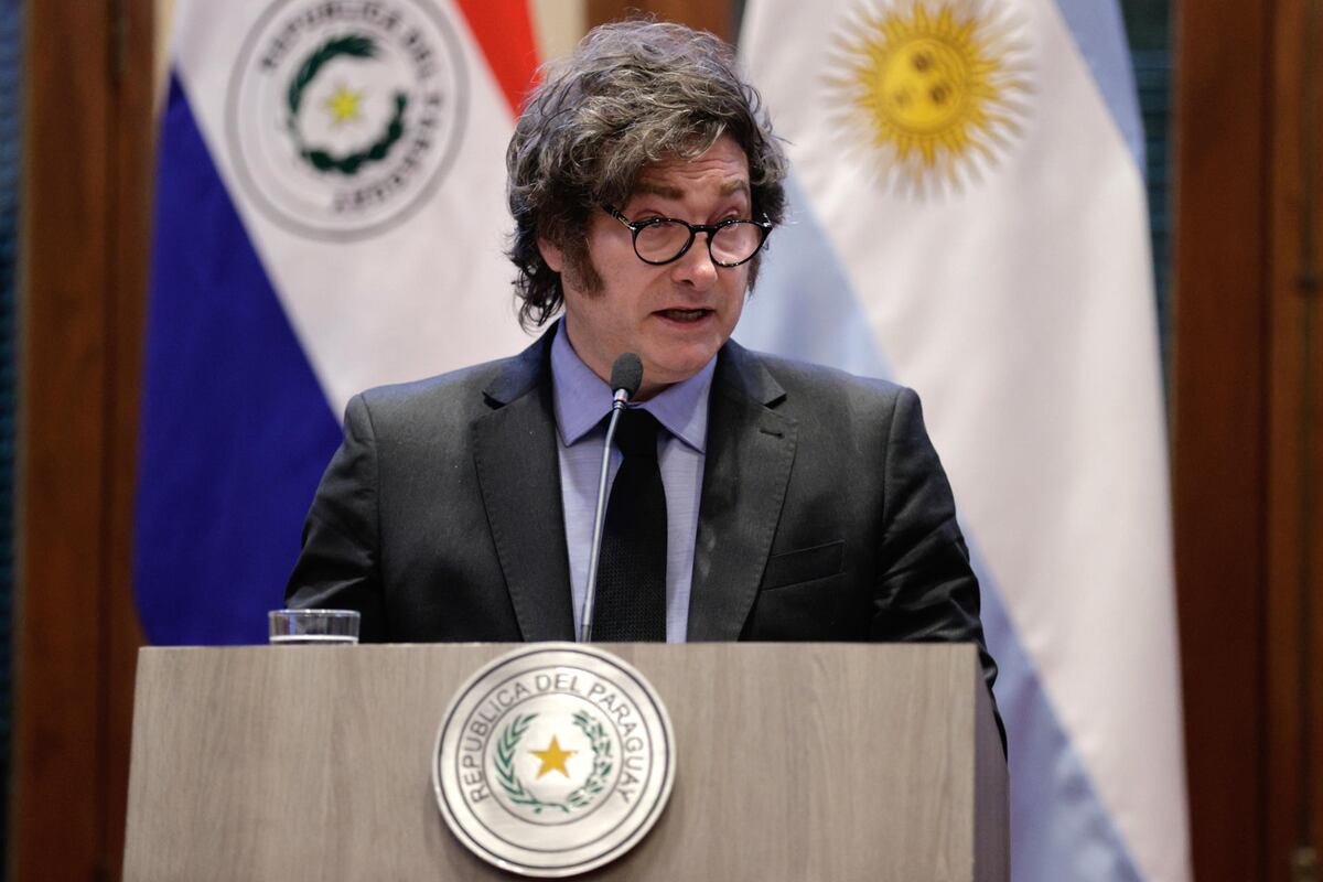 Milei enciende la campaña con insultos a Axel Kicillof: ‘Burro eunuco’ y ‘pichón de Stalin’