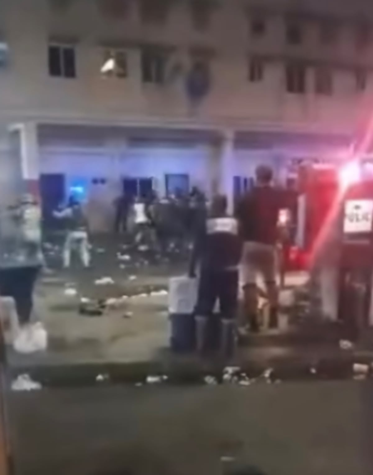 Carnaval con comparsas en Colón termina en caos: roban arma a un policía y suspenden las fiestas