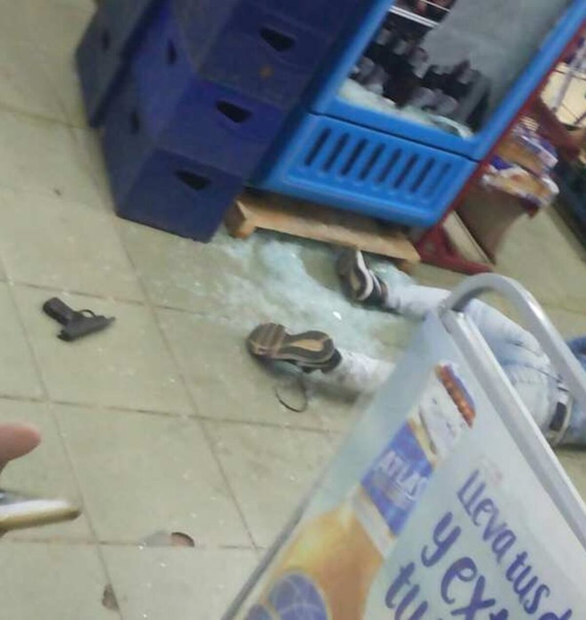 FUERON A ROBAR AL CHINO Y... Lo que recibieron fue balas. Video