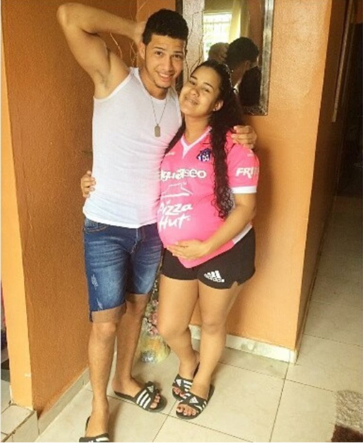 El excompetidor de Calle 7 Yossi 'El Berraco' se estrena en la paternidad