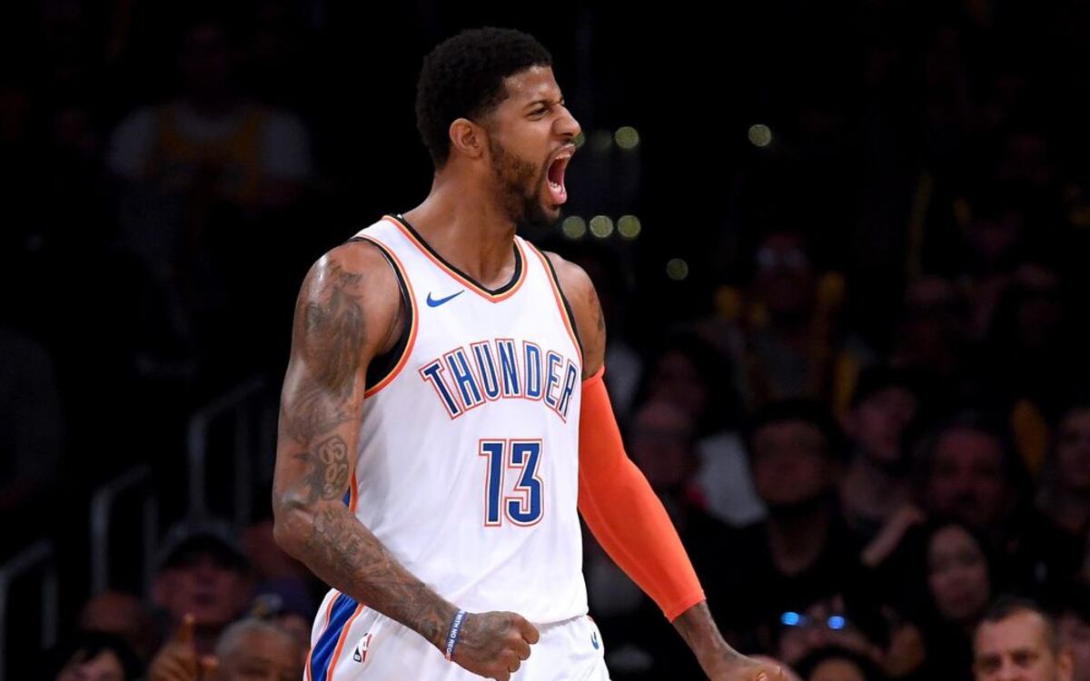 Paul George se gana los abucheos en Staples Center