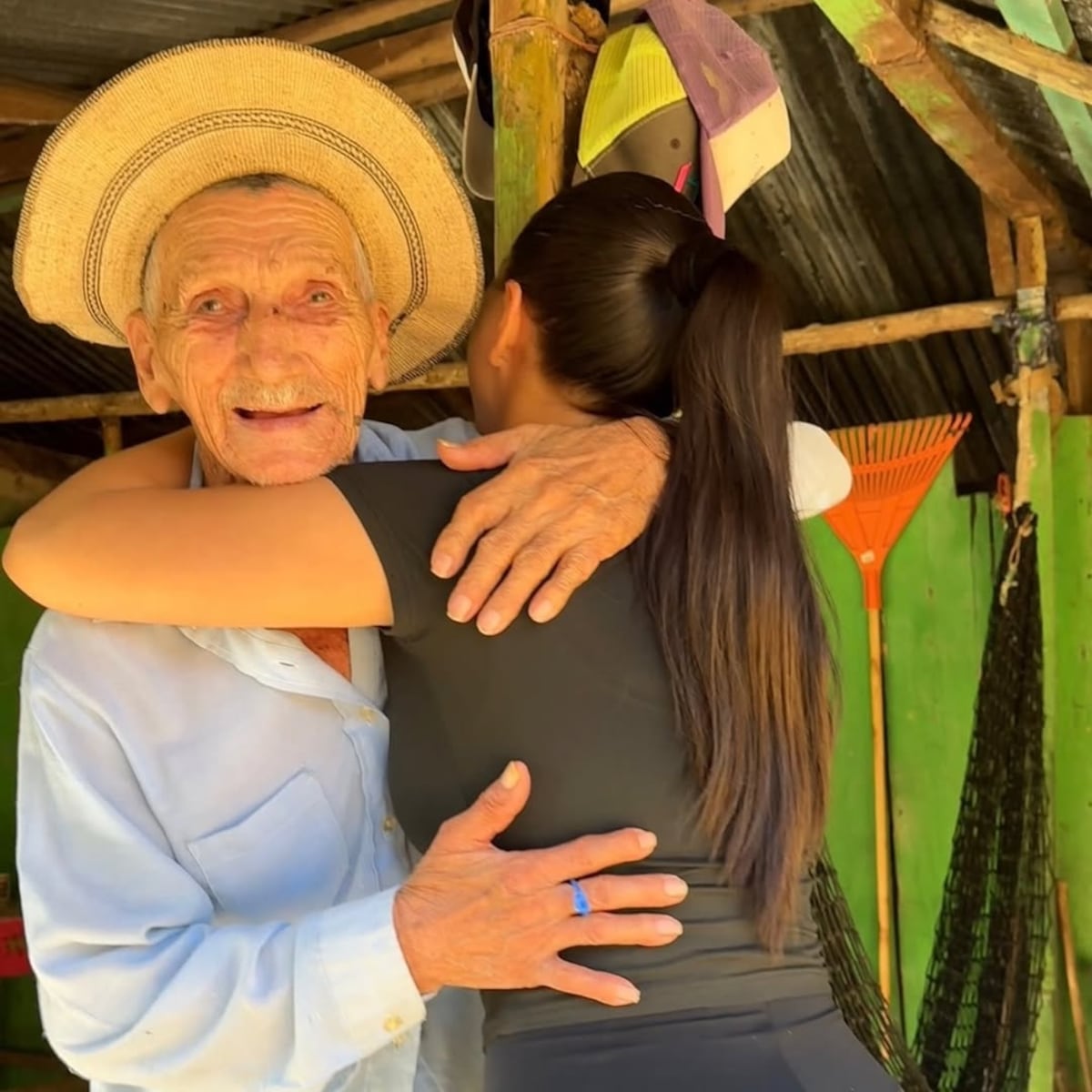 Doralis Mela está de luto: despide a su abuelo Santos Arroyo tras compartir juntos el domingo